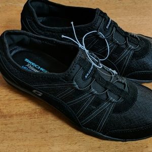Sketchers black shoes-NEW